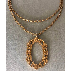 DKNY signed FLORAL FRAME Sculptural Huge Pendant Chunky Long Chain Necklace Gold
